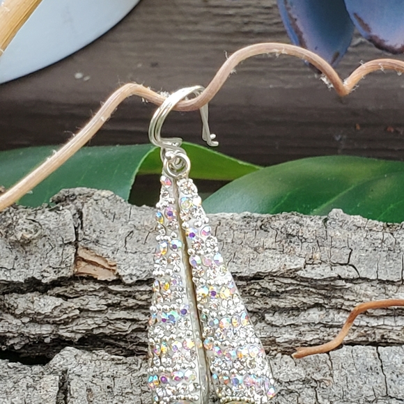 Sparkling teardrop silver earring - Picture 5 of 9